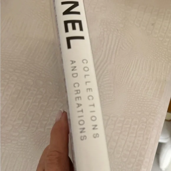 Chanel Collections and Creations Book - Black Cover - Picture 3 of 6